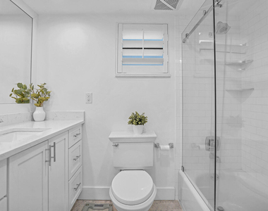 11863 Wimbledon Circle - Photo Thumbnail 8