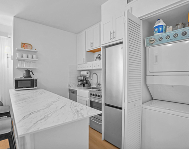11863 Wimbledon Circle - Photo Thumbnail 5