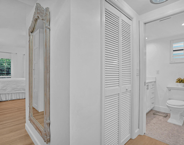 11863 Wimbledon Circle - Photo Thumbnail 9