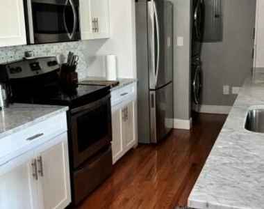 9901 Baywinds Boulevard - Photo Thumbnail 8