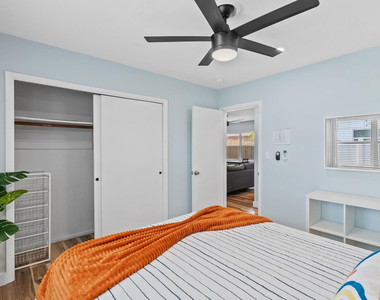 1464 N Dixie Highway - Photo Thumbnail 9
