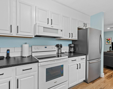 1464 N Dixie Highway - Photo Thumbnail 4