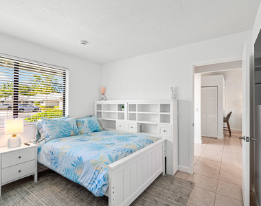 913 Club Drive - Photo Thumbnail 26