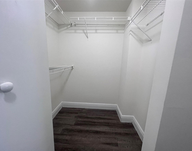 19455 Ne 10 Avenue - Photo Thumbnail 7