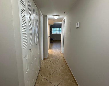 3300 W Rolling Hills Circle - Photo Thumbnail 11