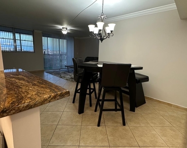3300 W Rolling Hills Circle - Photo Thumbnail 3