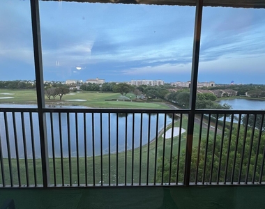 3300 W Rolling Hills Circle - Photo Thumbnail 13
