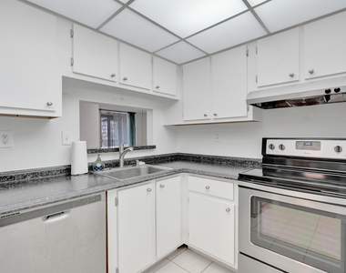 740 S Federal Highway - Photo Thumbnail 12