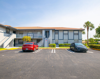 10687 Royal Palm Boulevard - Photo Thumbnail 2