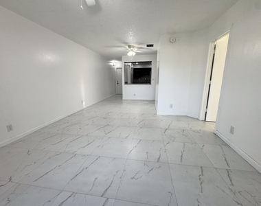 10687 Royal Palm Boulevard - Photo Thumbnail 7