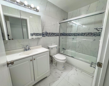 10687 Royal Palm Boulevard - Photo Thumbnail 10