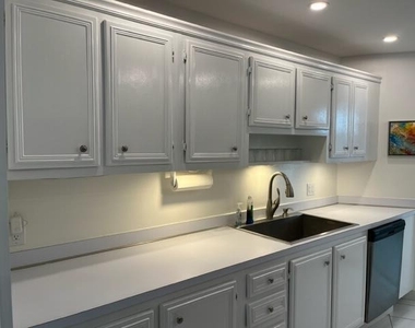 5420 N Ocean Drive - Photo Thumbnail 17