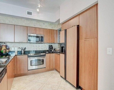 625 Casa Loma Boulevard - Photo Thumbnail 3