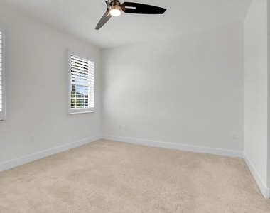 15205 Seaglass Terrace Lane - Photo Thumbnail 33