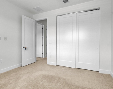 15205 Seaglass Terrace Lane - Photo Thumbnail 31