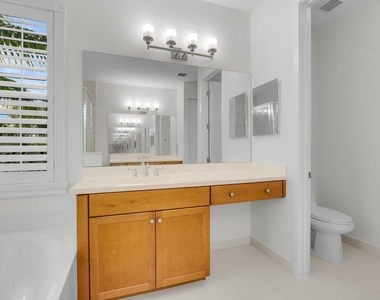15205 Seaglass Terrace Lane - Photo Thumbnail 23