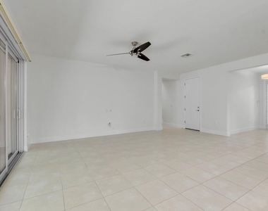 15205 Seaglass Terrace Lane - Photo Thumbnail 9
