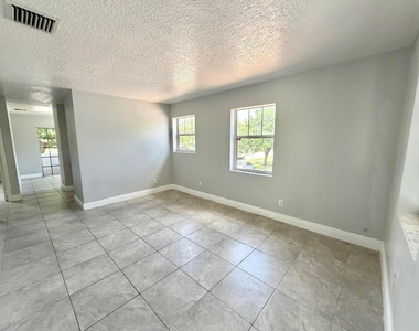 1025 Sw 2nd Court - Photo Thumbnail 1