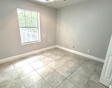 1025 Sw 2nd Court - Photo Thumbnail 12