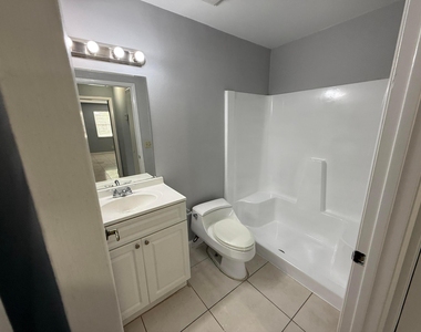 2519 Griffin Square - Photo Thumbnail 5