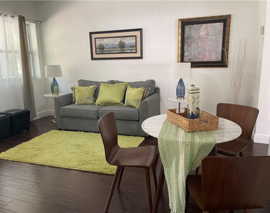17 Ne 9th Avenue - Photo Thumbnail 14