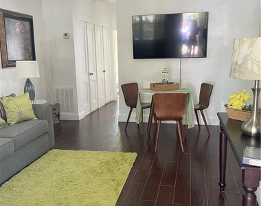17 Ne 9th Avenue - Photo Thumbnail 12