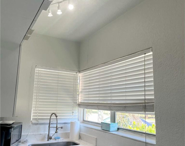 17 Ne 9th Avenue - Photo Thumbnail 2