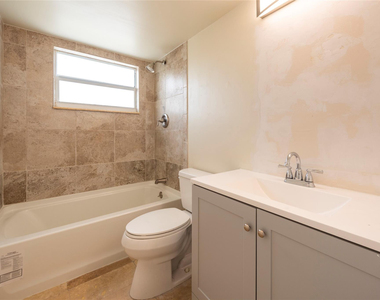 2555 Ne 11th Street - Photo Thumbnail 13