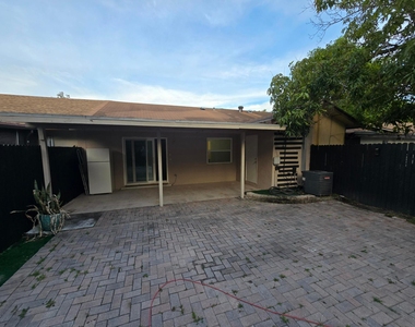 4503 Nw 6th Avenue - Photo Thumbnail 21