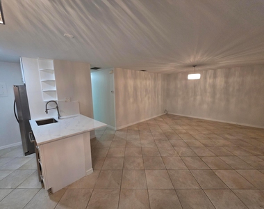 4503 Nw 6th Avenue - Photo Thumbnail 4