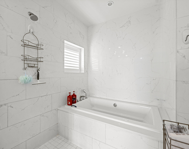 1811 Nw 42nd Drive - Photo Thumbnail 32