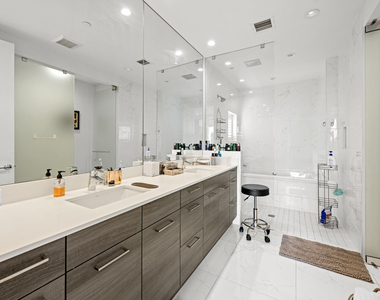 1811 Nw 42nd Drive - Photo Thumbnail 31