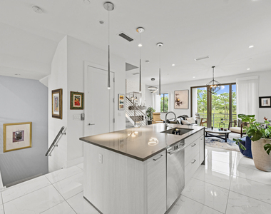 1811 Nw 42nd Drive - Photo Thumbnail 15