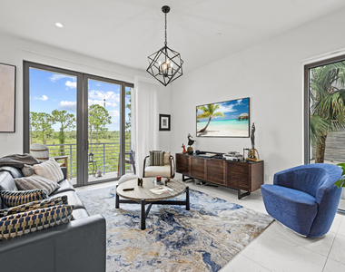 1811 Nw 42nd Drive - Photo Thumbnail 6