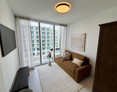151 N Seabreeze Boulevard - Photo Thumbnail 8