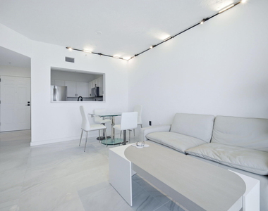 3020 Ne 32nd Avenue - Photo Thumbnail 4