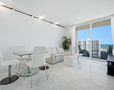 3020 Ne 32nd Avenue - Photo Thumbnail 2