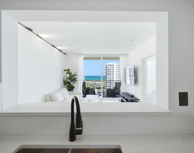 3020 Ne 32nd Avenue - Photo Thumbnail 8