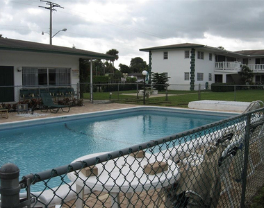 1631 Nw 46th Avenue - Photo Thumbnail 8