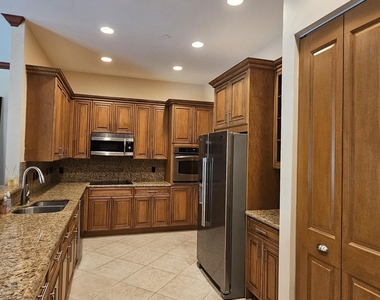 16117 Emerald Estates Drive - Photo Thumbnail 18