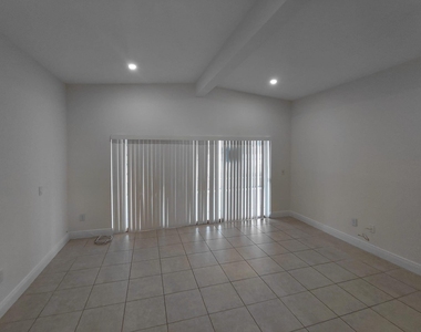 116 Ne Prima Vista Boulevard - Photo Thumbnail 3