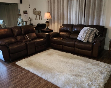 101 Country Lane - Photo Thumbnail 9