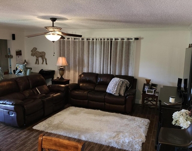 101 Country Lane - Photo Thumbnail 7
