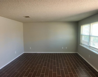 12413 Sw 2nd Street - Photo Thumbnail 6