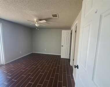 12413 Sw 2nd Street - Photo Thumbnail 10