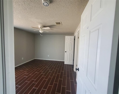 12413 Sw 2nd Street - Photo Thumbnail 16