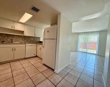 323 Gulfstream Road - Photo Thumbnail 1