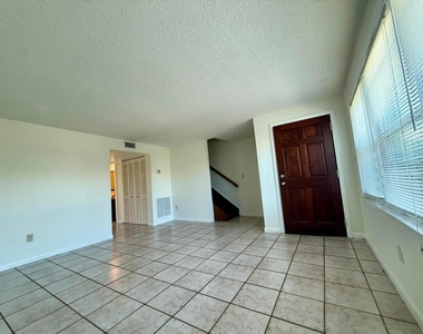 323 Gulfstream Road - Photo Thumbnail 15