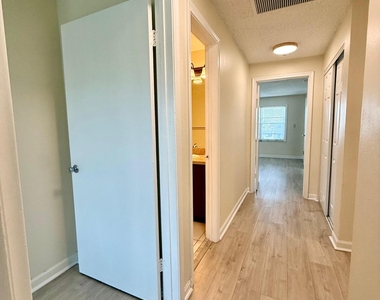 321 Gulfstream Road - Photo Thumbnail 7