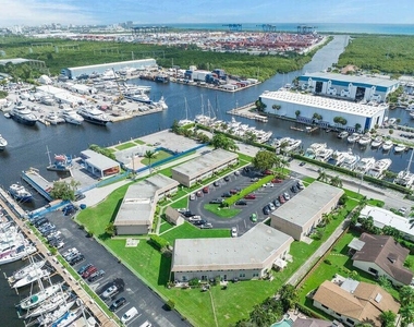 321 Gulfstream Road - Photo Thumbnail 17